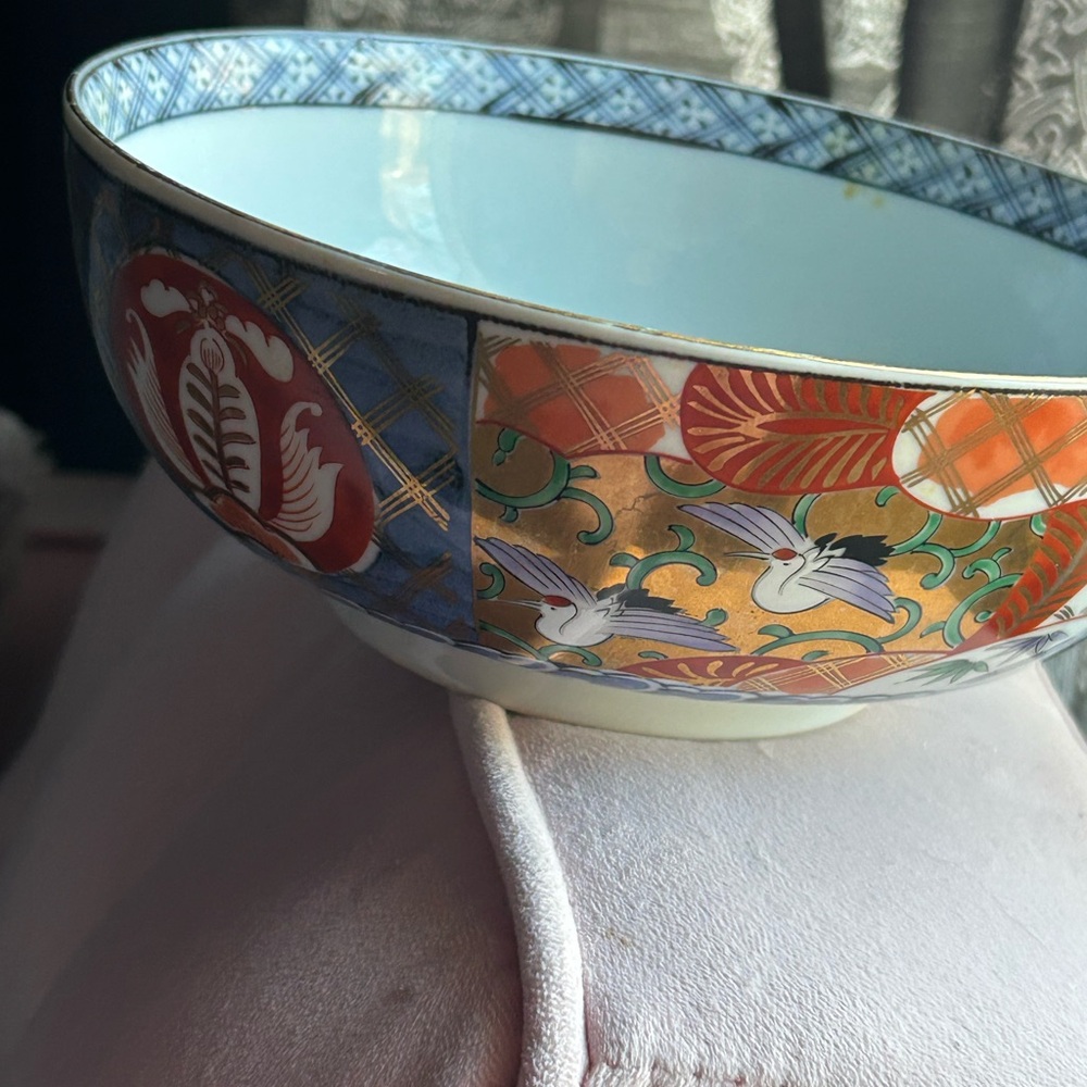 Elegant Blue and Gold Porcelain Bowl - Picture 8 of 8